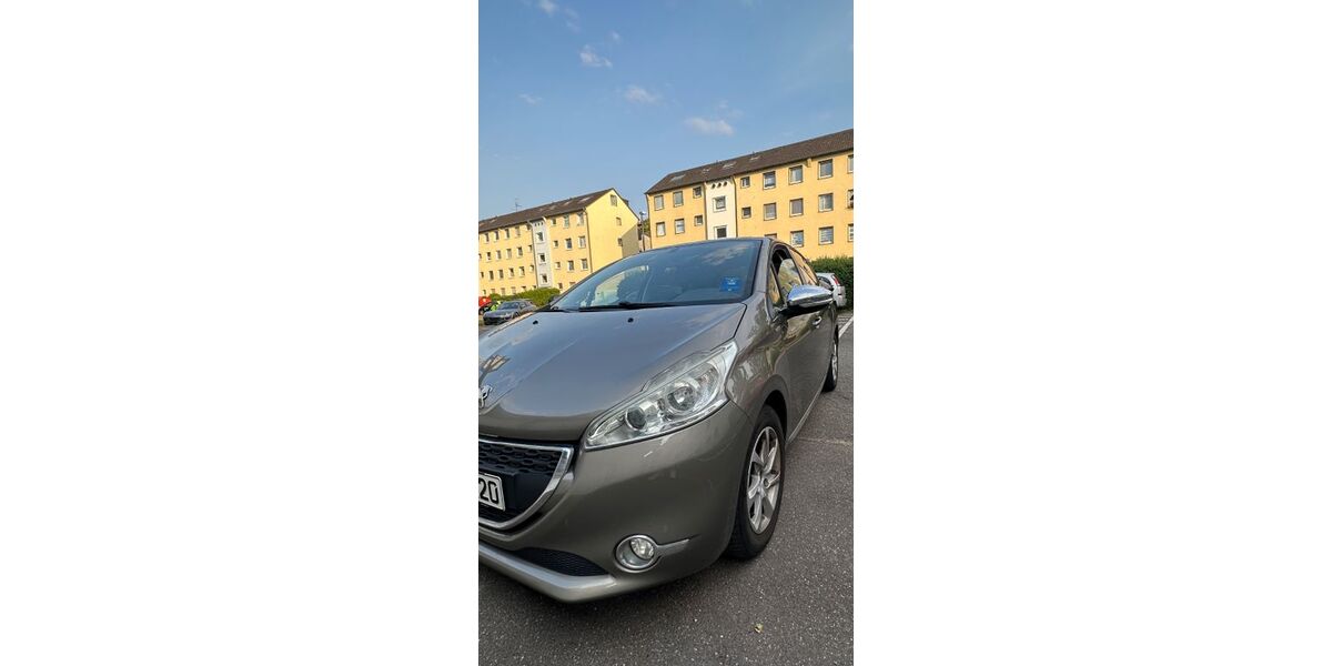 Peugeot 208 113.500 km 3.500 &euro; Köln 51145