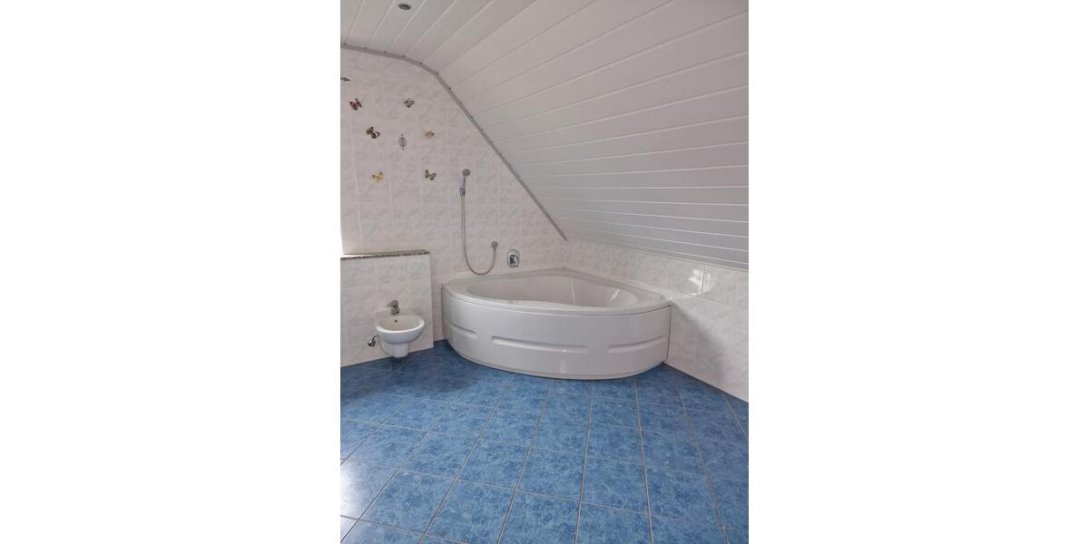 Doppelhaushälfte Wasserlosen - 2 Zimmer, 85 m&sup2;, 750&euro; | Angebot:26142215