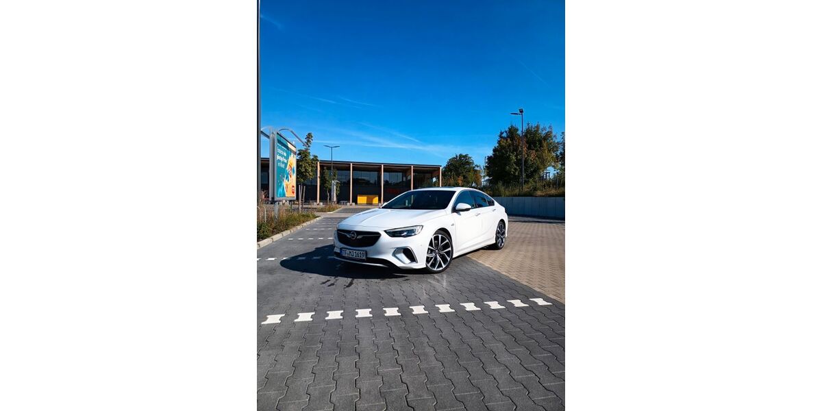 Opel Insignia 131.000 km 17.890 &euro; Trebbin 14959