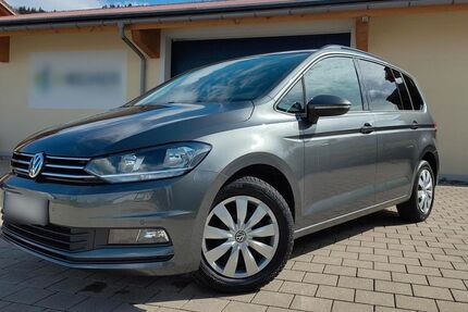 VW Touran 116.750 km 18.490 &euro; Oy-Mittelberg 87466