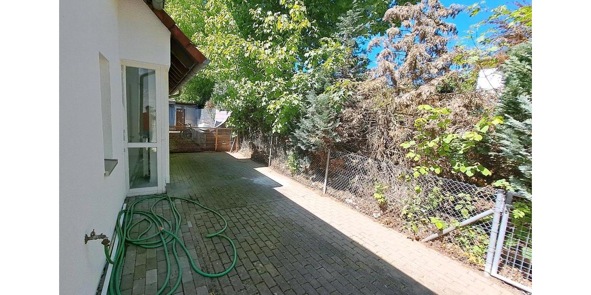 Bungalow Landau in der Pfalz - 8 Zimmer, 219 m&sup2;, 2.750&euro; | Angebot:26445773