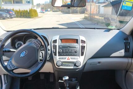 Kia ceed / Ceed 148.000 km 3.300 &euro; Stetten a.k.M. 72510