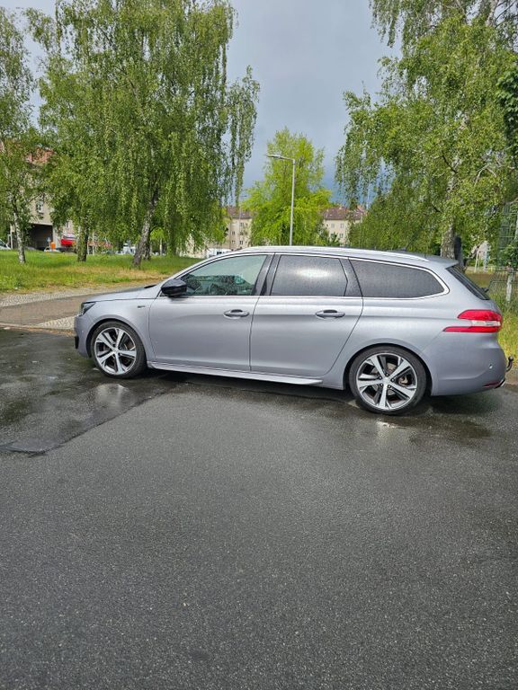 Peugeot 308 117.900 km 13.800 € Berlin 13439