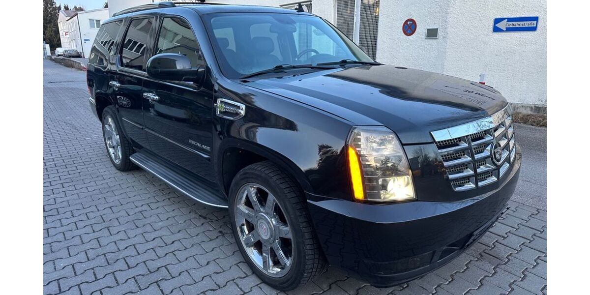 Cadillac Escalade 199.000 km 12.300 &euro; München 80939