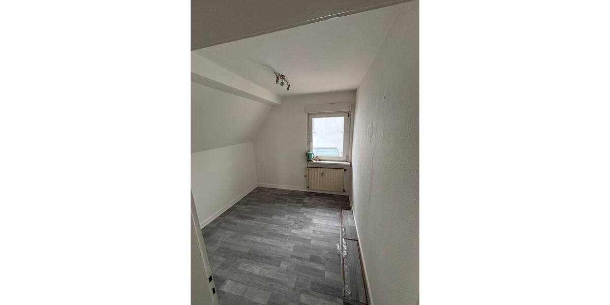 Dachgeschoßwohnung Wettenberg - 5 Zimmer, 45 m&sup2;, 700&euro; | Angebot:25146733