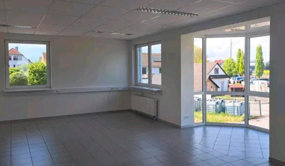 Moderne helle Büroräume in 77694 Kehl-Kork zimmer
