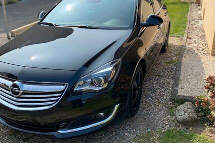 Opel Insignia 182.000 km 7.490 &euro; Salzkotten 33154