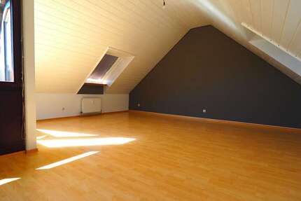 Wohnung Sachsenheim - 2.5 Zimmer, 70 m&sup2;, 800&euro; | Angebot:27354276