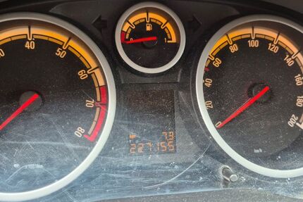 Opel Corsa 227.155 km 1.299 &euro; Oberhausen 46117