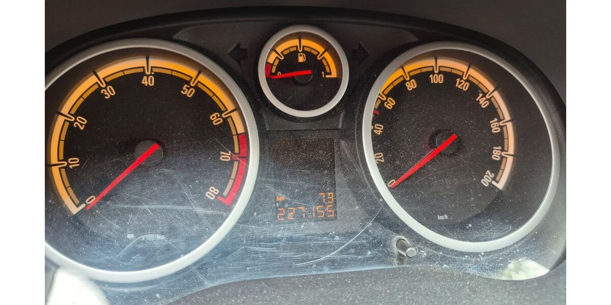 Opel Corsa 227.155 km 1.299 &euro; Oberhausen 46117