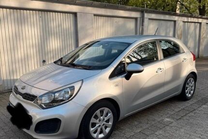 Kia Rio 130.000 km 5.700 &euro; Aachen 52078