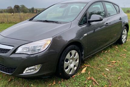 Opel Astra 142.857 km 4.499 &euro; Röhrsdorf 01665