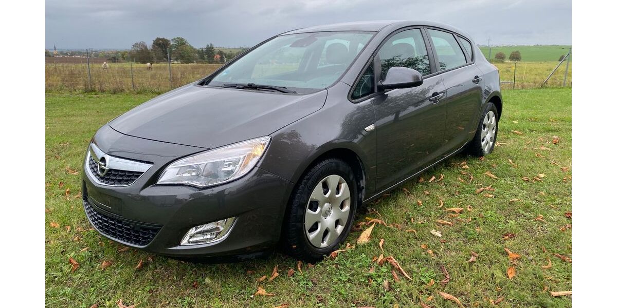 Opel Astra 142.857 km 4.499 &euro; Röhrsdorf 01665