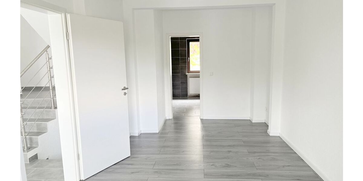 Vielseitig nutzbares Gewerbeanwesen mit großzügigem repräsentativem Wohnhaus zimmer