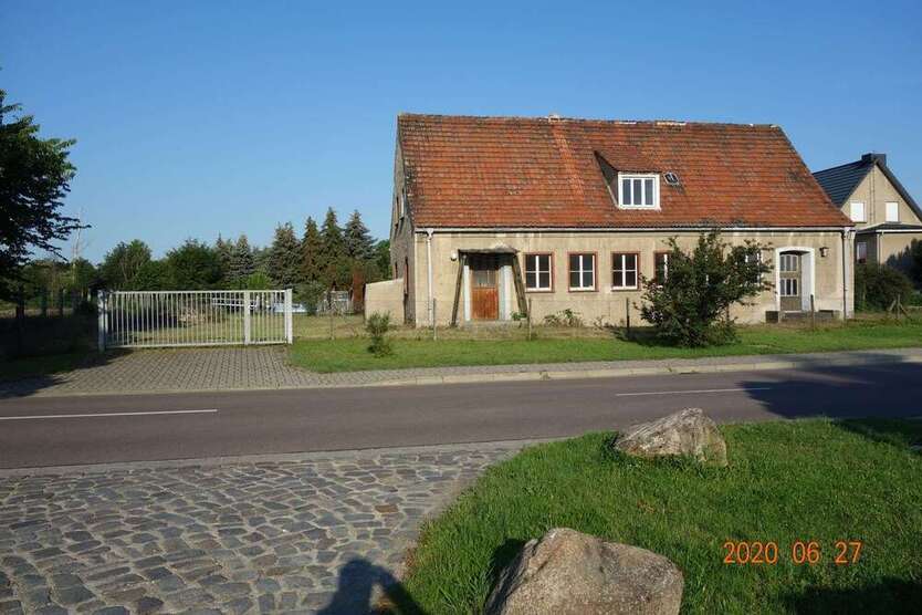 Haus zum Kaufen in Goseck 95.000 € 220 m²