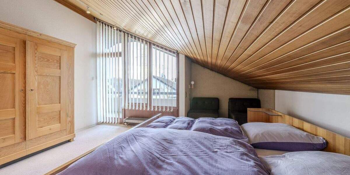 Einfamilienhaus mit Pool, Einliegerwohnung und weitläufigem Grundstück 7 zimmer