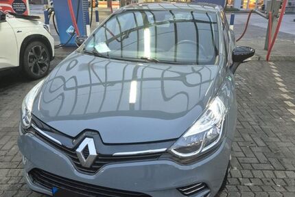 Renault Clio 99.858 km 7.990 &euro; Hanau 63450