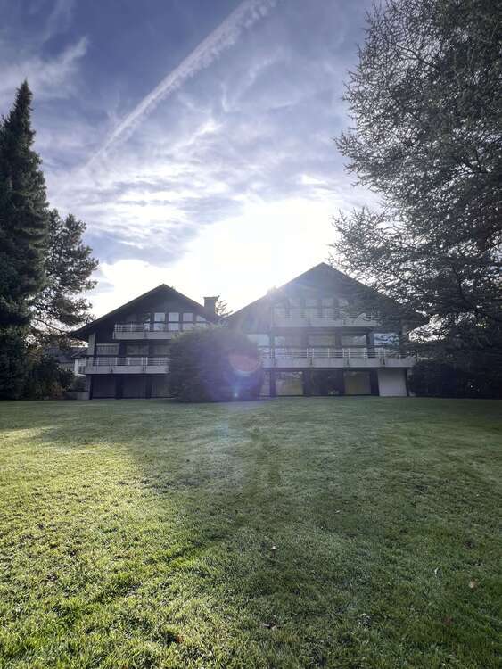 Haus zum Kaufen in Möhnesee 1.300.000 € 488 m²
