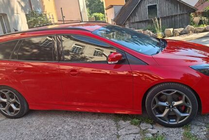 Ford Focus 113.043 km 11.900 &euro; Plößberg 95703