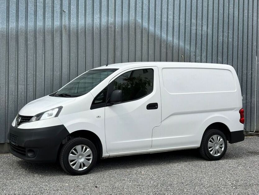 NV200