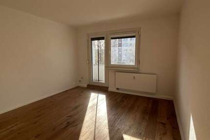 Wohnung Mülsen Thurm - 3 Zimmer, 56 m&sup2;, 390&euro; | Angebot:25100367