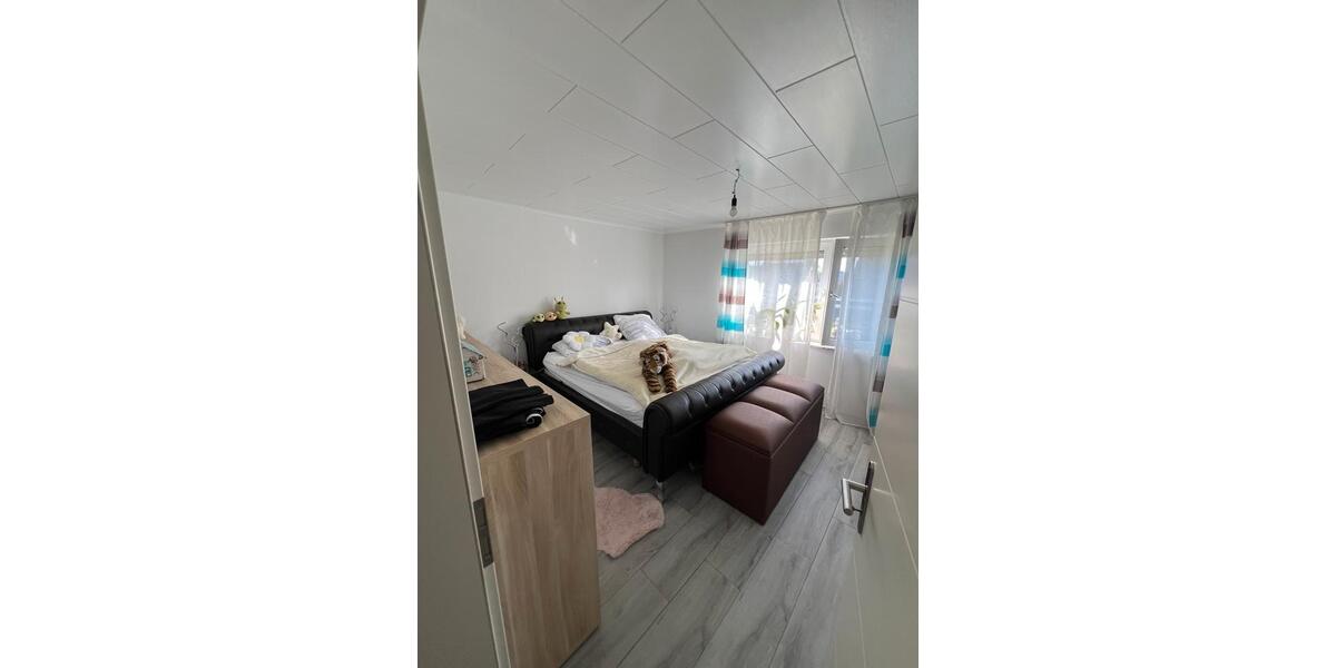 Erdgeschoßwohnung Enger - 3 Zimmer, 96 m&sup2;, 850&euro; | Angebot:26652911
