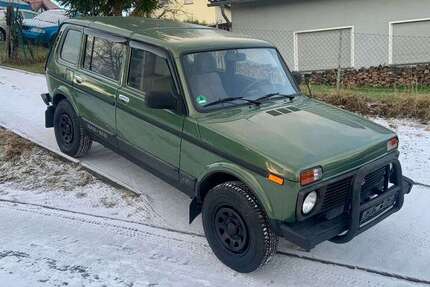 Lada Niva 152.500 km 7.777 &euro; Eisenberg 07607