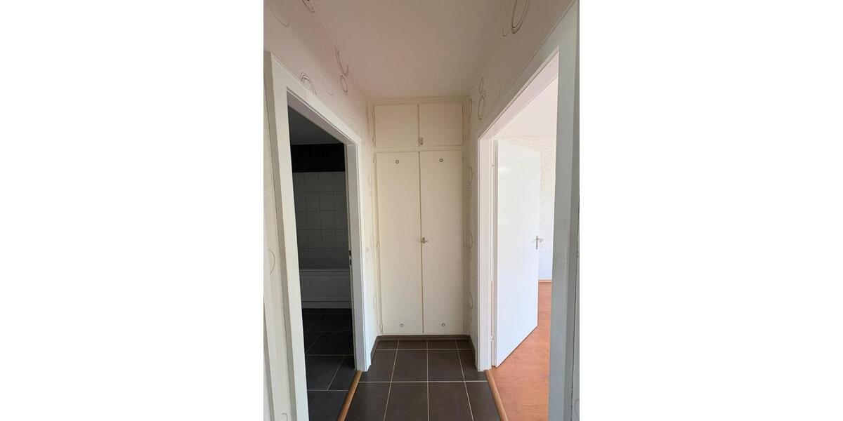Etagenwohnung Ratingen Tiefenbroich - 3 Zimmer, 82 m&sup2;, 879&euro; | Angebot:26270295