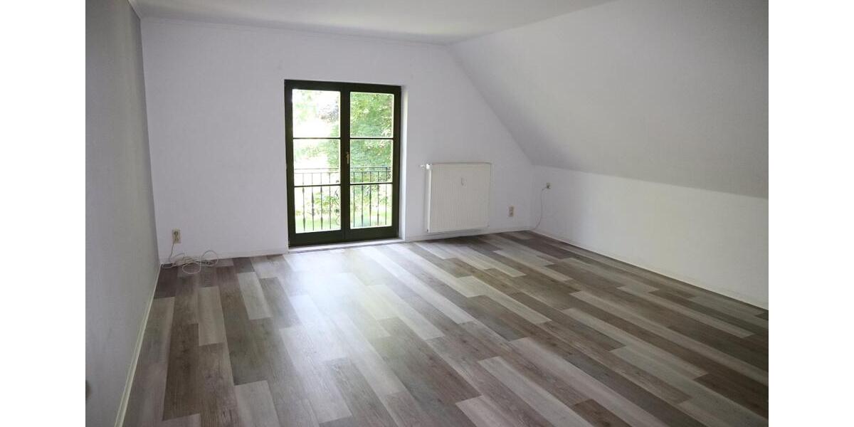 Niedrigenergie- Familienwohnung mit außergewöhnlichem Grundriss 4 zimmer