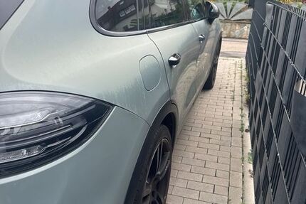 Porsche Cayenne 240.000 km 18.800 € Heilbronn 74072