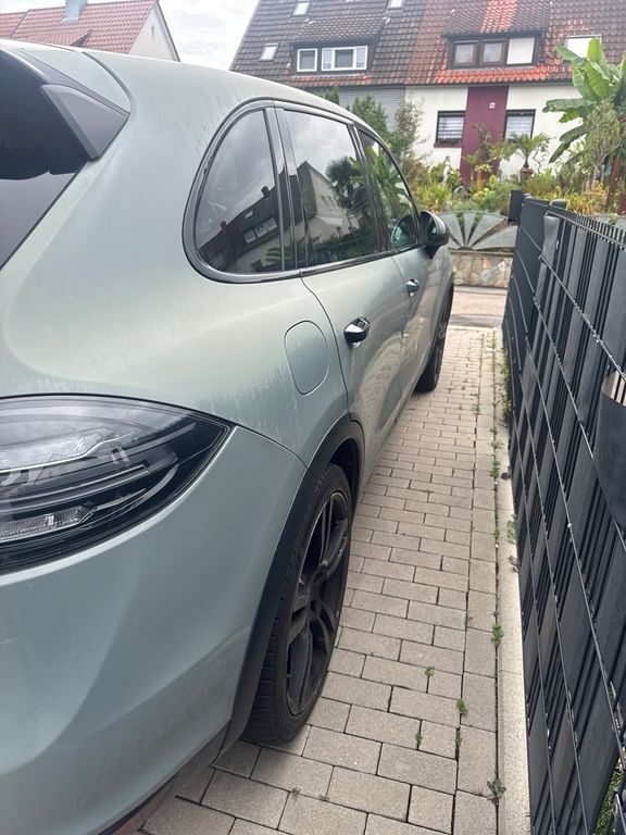 Porsche Cayenne 240.000 km 18.800 € Heilbronn 74072