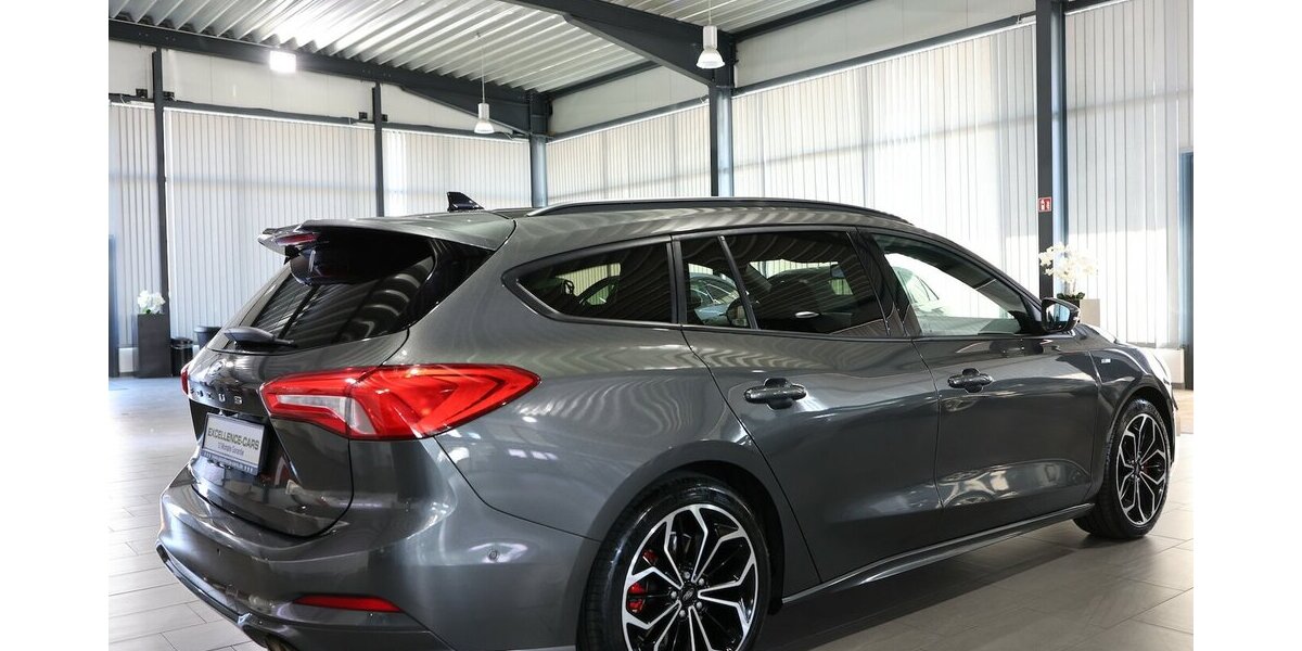 Ford Focus Tunier 1.5 EB ST-LINE-X SPORT / PANORAMA 108.000 km 18.444 &euro; Hamm 59077