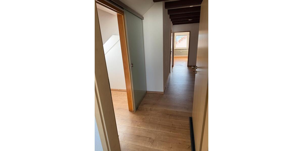 Dachgeschoßwohnung Neunkirchen - 2 Zimmer, 85 m&sup2;, 740&euro; | Angebot:26123033