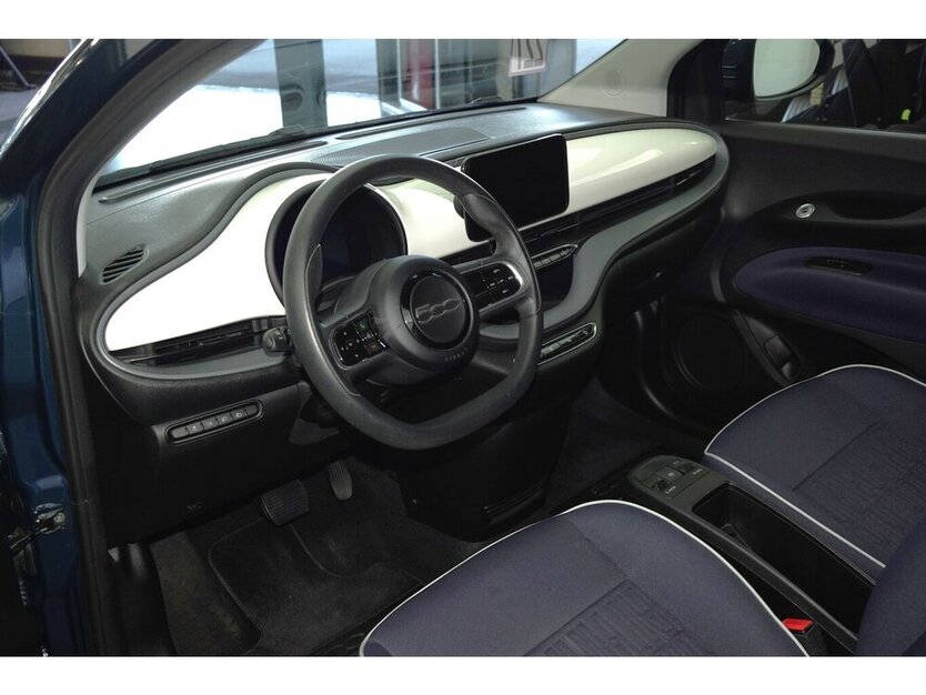 500e Action Carplay Android Automatik 1.Hand