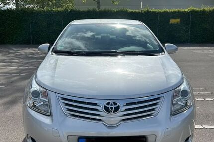 Toyota Avensis 71.596 km 8.000 &euro; Augsburg 86156