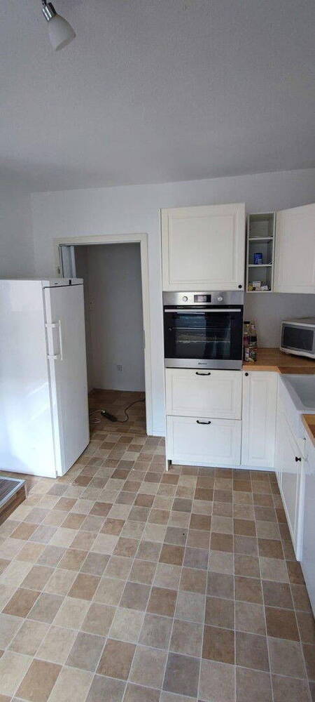 Freie 3-Zimmer-Wohnung mit Balkon in zentraler Lage! Provisionsfrei