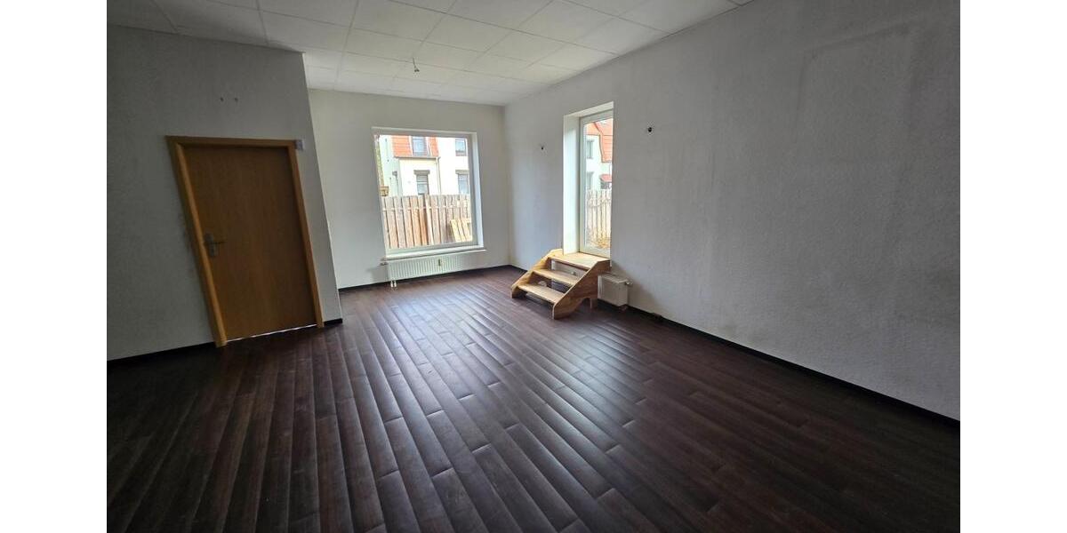 Etagenwohnung Waltershausen - 3 Zimmer, 120 m&sup2;, 840&euro; | Angebot:25893921