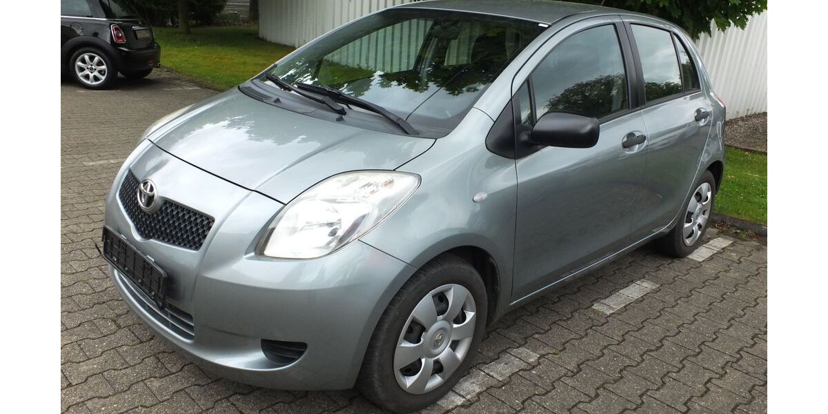 Toyota Yaris 91.970 km 5.704 &euro; Köln-Marsdorf/Junkersdorf 50858