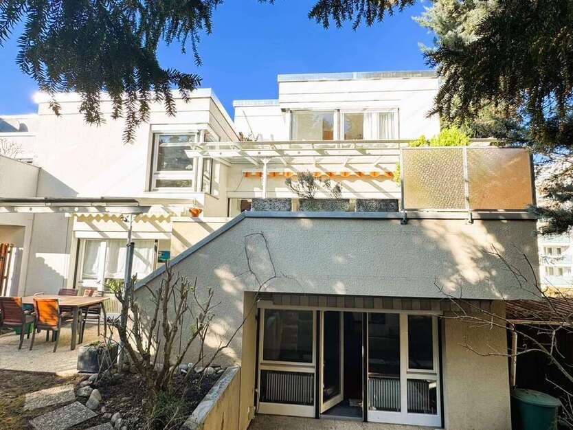 Haus zum Kaufen in Esslingen am Neckar 759.000 € 196 m²