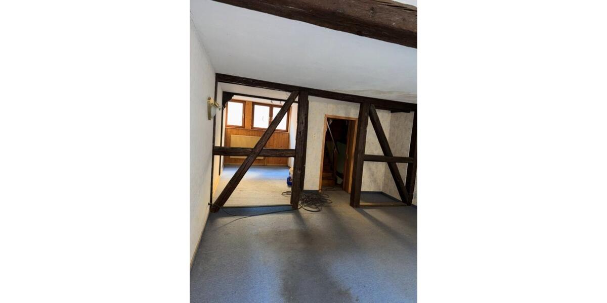 Sanierungsbedürftige Fachwerkhaus für Liebhaber zimmer