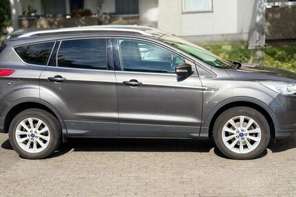 Ford Kuga 95.000 km 9.400 &euro; Koblenz 56075