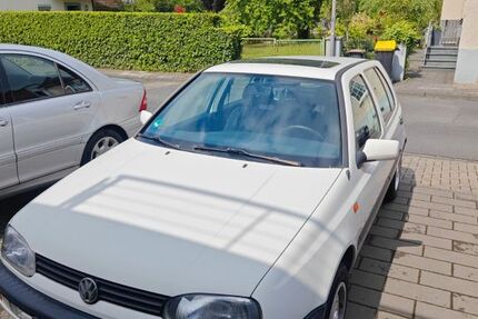 VW Golf 69.750 km 3.699 &euro; Troisdorf 53842