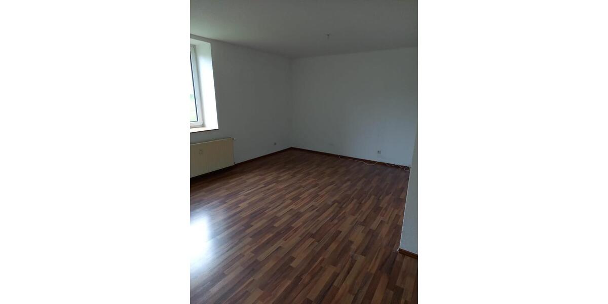 Erdgeschoßwohnung Teuchern - 2 Zimmer, 70 m&sup2;, 303&euro; | Angebot:24690916