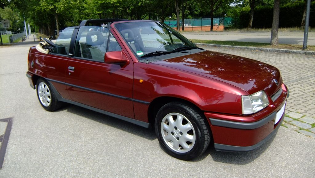 Opel Kadett 95.800 km 9.200 &euro; Eichenau 82223