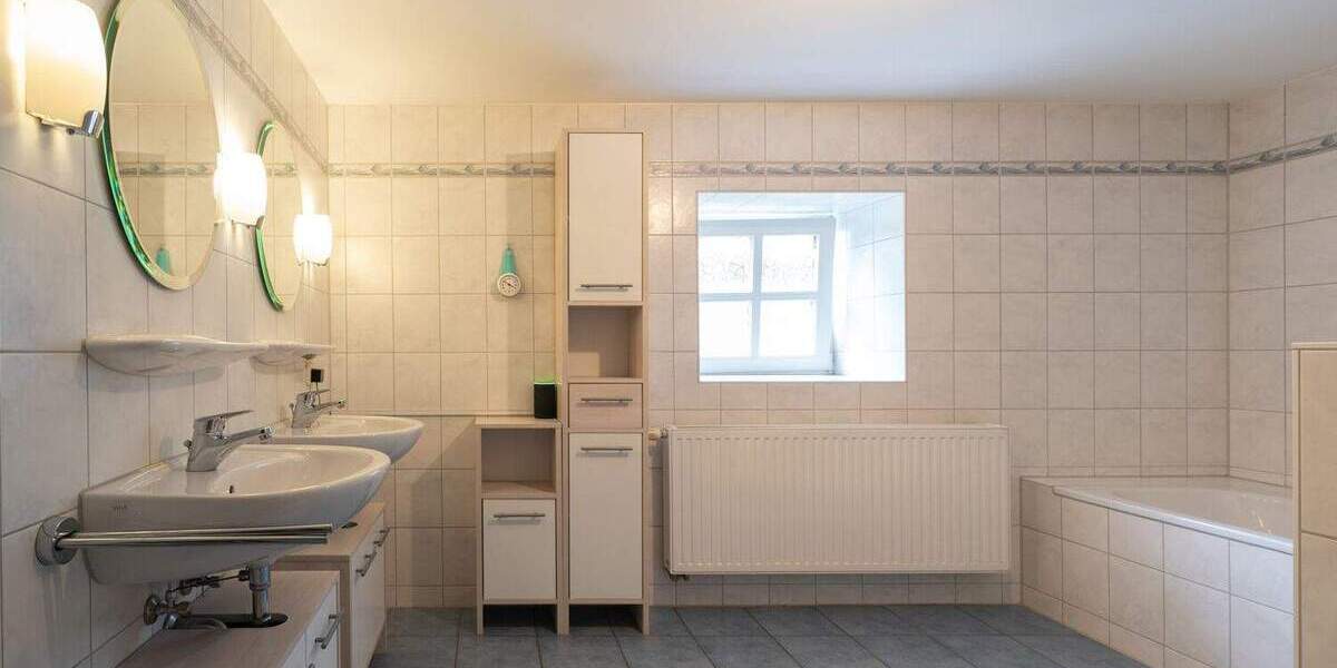 Einfamilienhaus Fünfstetten / Nußbühl Fünfstetten - 8 Zimmer, 301 m&sup2;, 1.200.000&euro; | Angebot:25727229