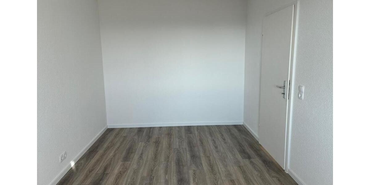 **BEREIT für den EINZUG** Frisch renoviert und lichtdurchflutet! 2 zimmer