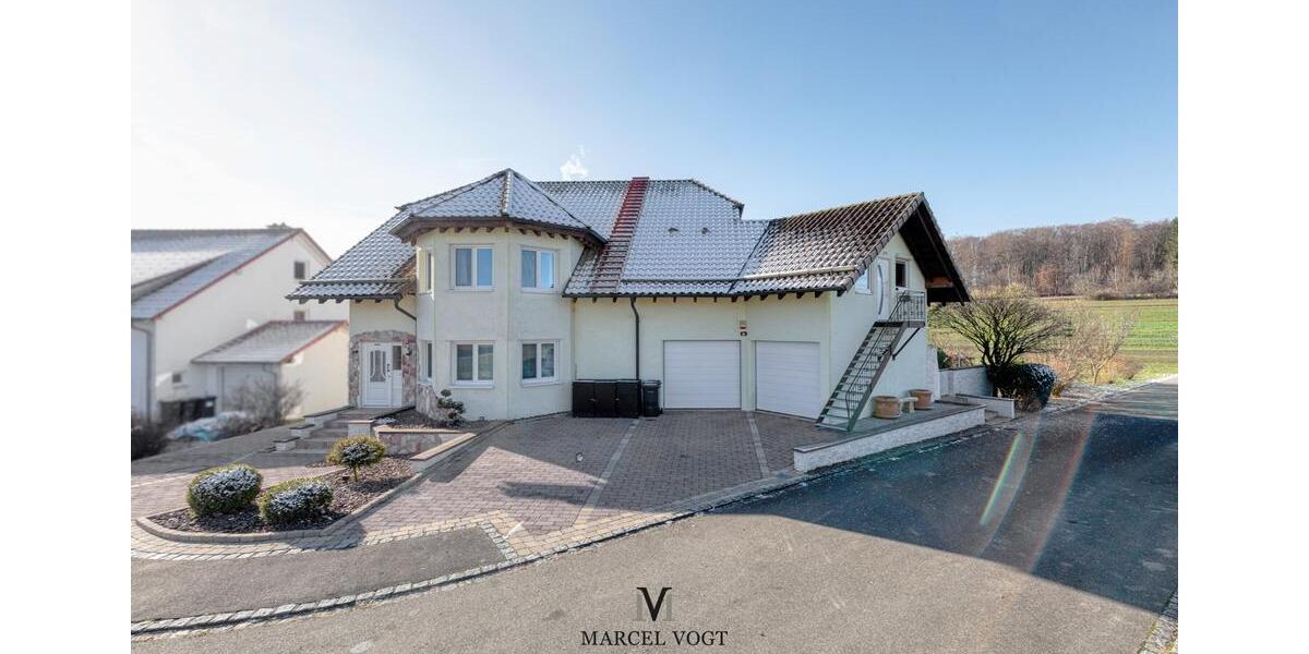 Großes Familienhaus mit Premium-Ausstattung und Vermietungsoption 8.5 zimmer