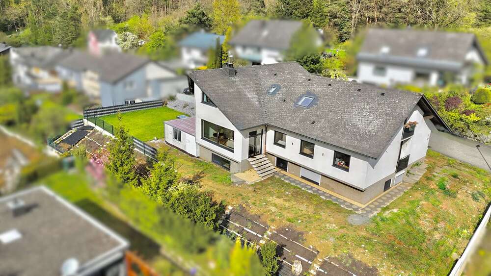 Mehrfamilienhaus mit Weitblick in bester Lage Herborn OT - Mehrfamilienhaus, Wohnhaus Herborn | Angebot:27271502