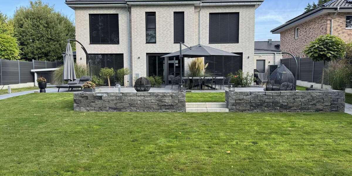 Haus zum Kaufen in Leopoldshöhe 1.200.000 € 250 m² 5 zimmer