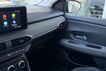 Dacia Sandero 30.000 km 13.800 &euro; Beidenfleth 25573